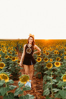 Ally Lacy sunflower field